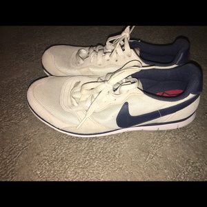 Nike Tennis Shoes